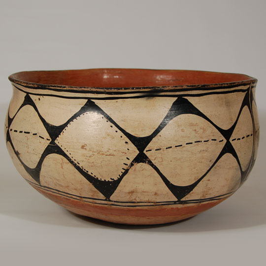 Historic Kewa Pueblo Pottery - C4119A